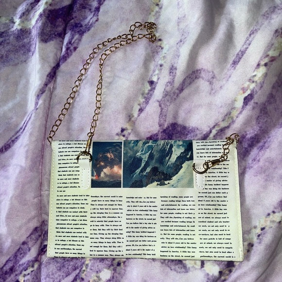 newspaper clutch! - Picture 2 of 3